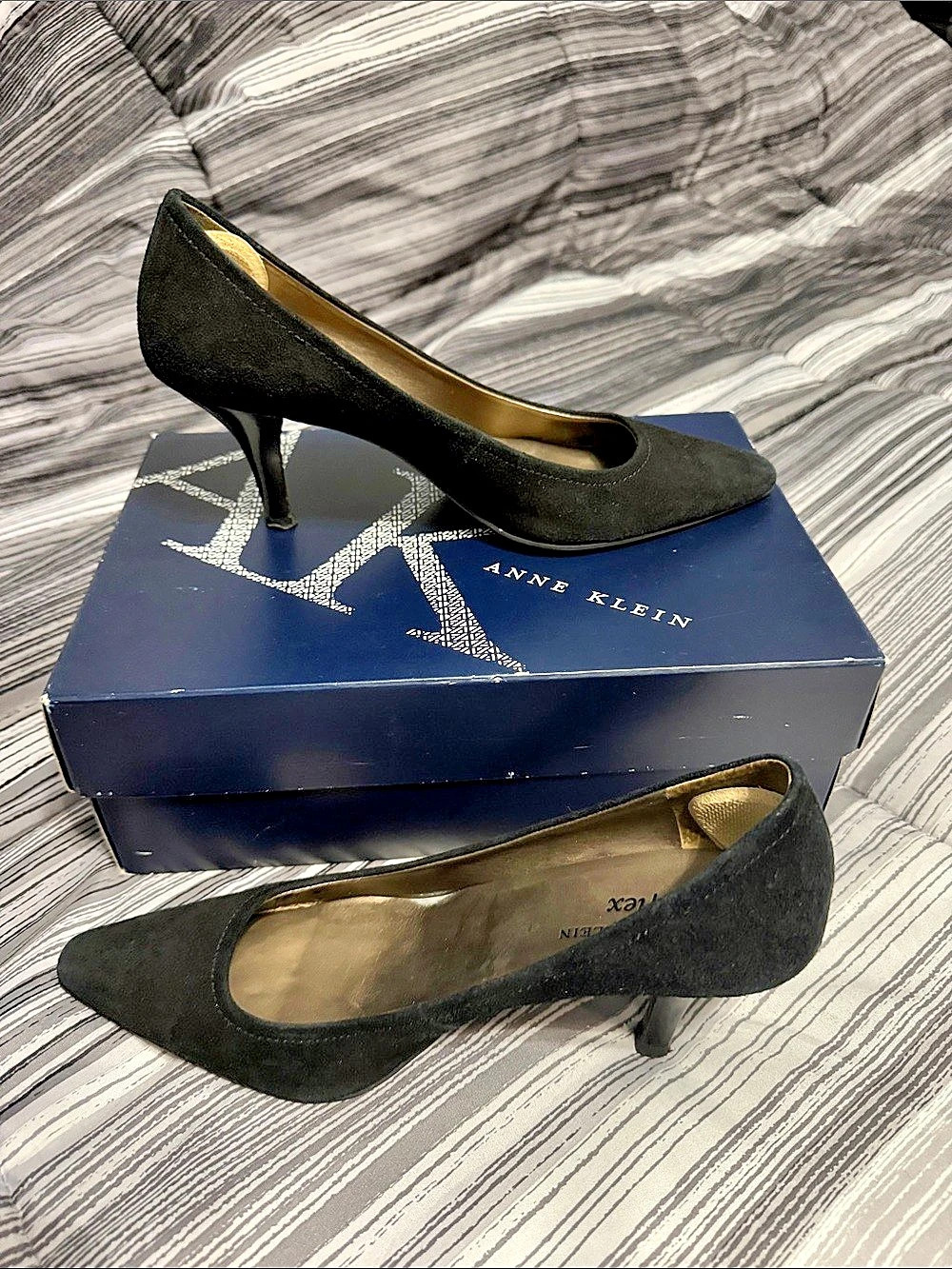 Anne Klein AKWeber Suede Pump Black Heels US 6.5 M